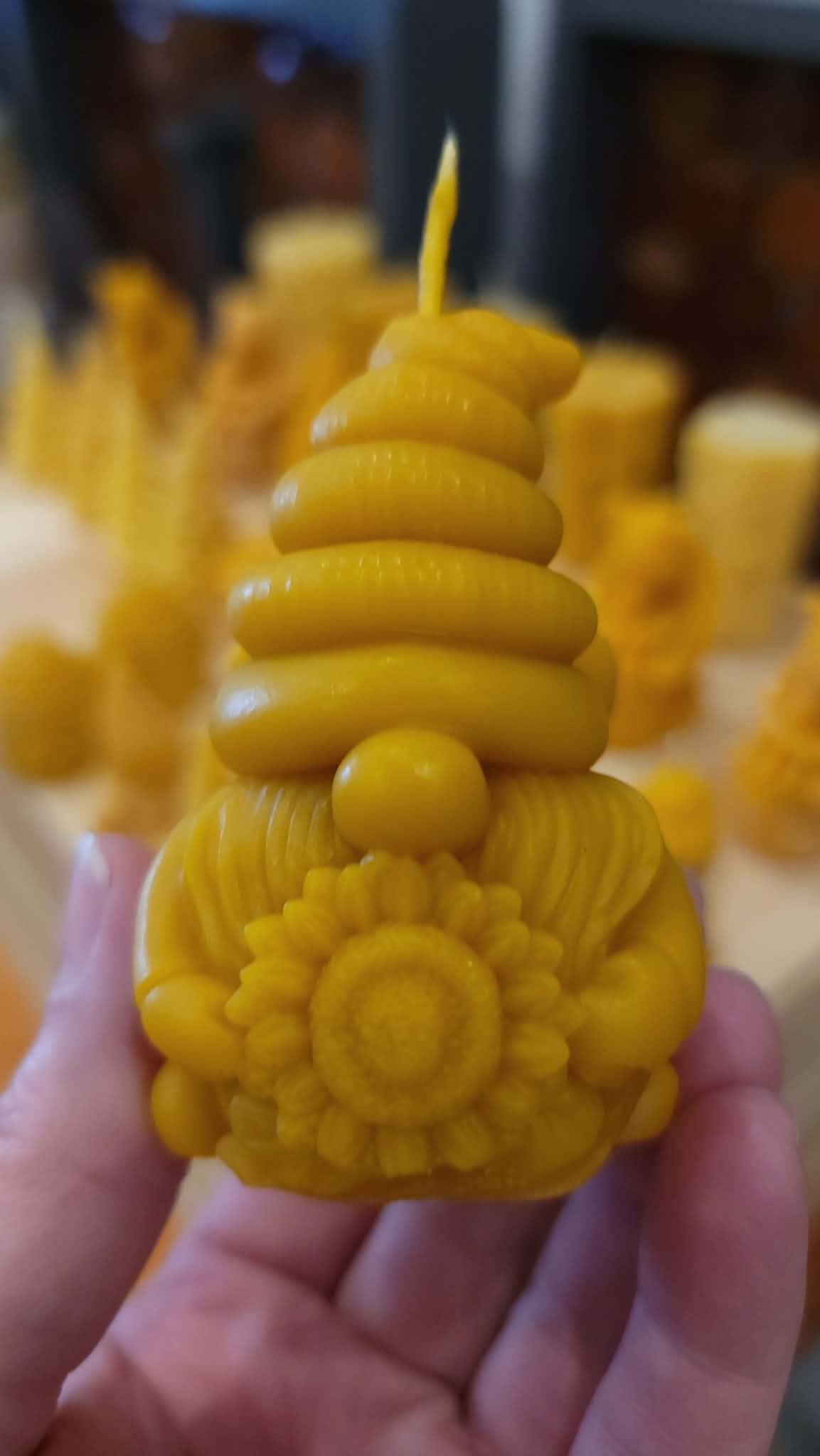 CHANDELLE À LA CIRE D'ABEILLE GNOME