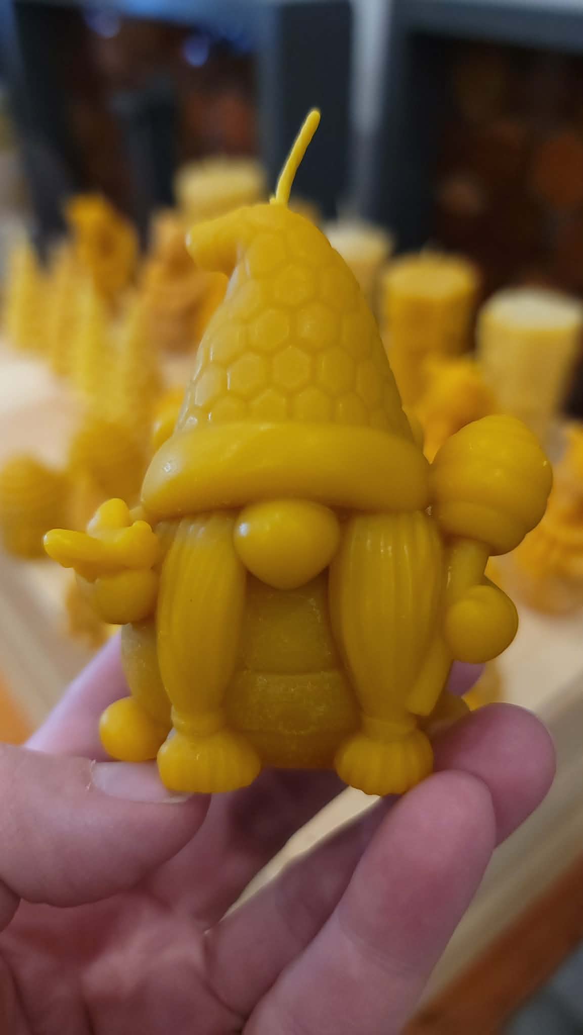 CHANDELLE À LA CIRE D'ABEILLE GNOME